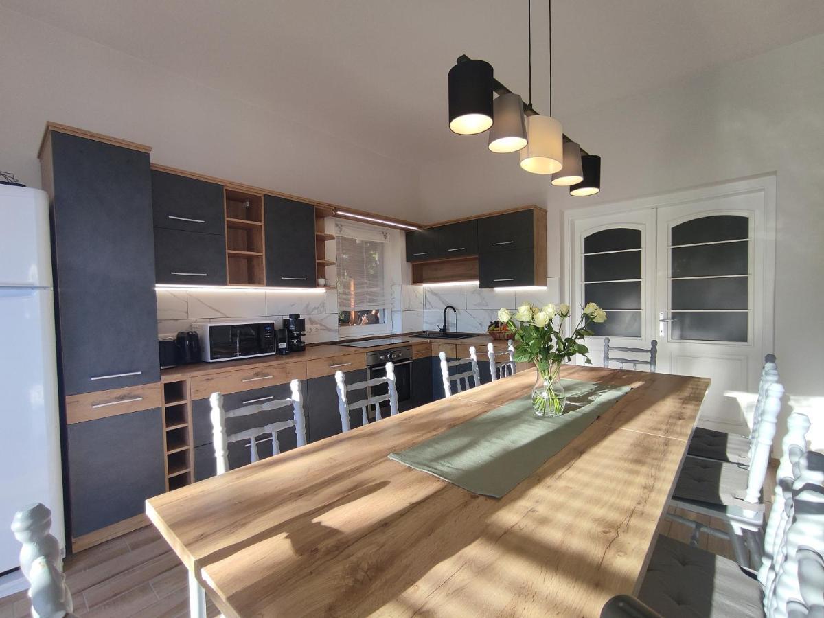 Szoemoerce Vendeghaz Holiday home Balatonfured